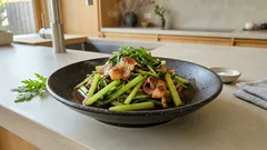 勝山水菜と豚こまの醤油炒め：茎を先に整えるだけで、シャキッとおいしい