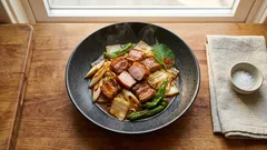 フライパンひとつで完成:豚肉とキャベツの赤味噌炒め(簡単ホイコーロー風)